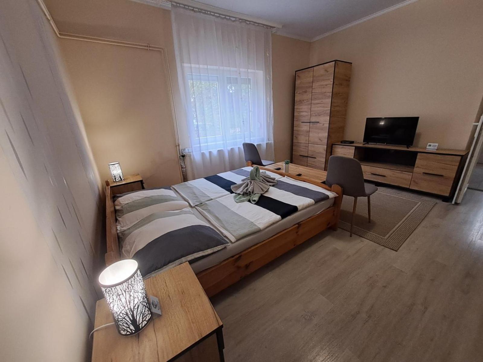 Berta Panzio Bed and Breakfast Hajdúszoboszló Buitenkant foto